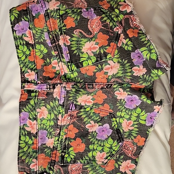 Lovesick Denim Short - Picture 2 of 5